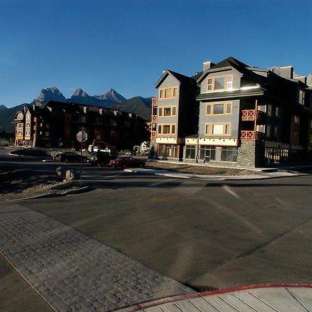 Apartment 407, Contemporary Decor Canmore Esterno foto