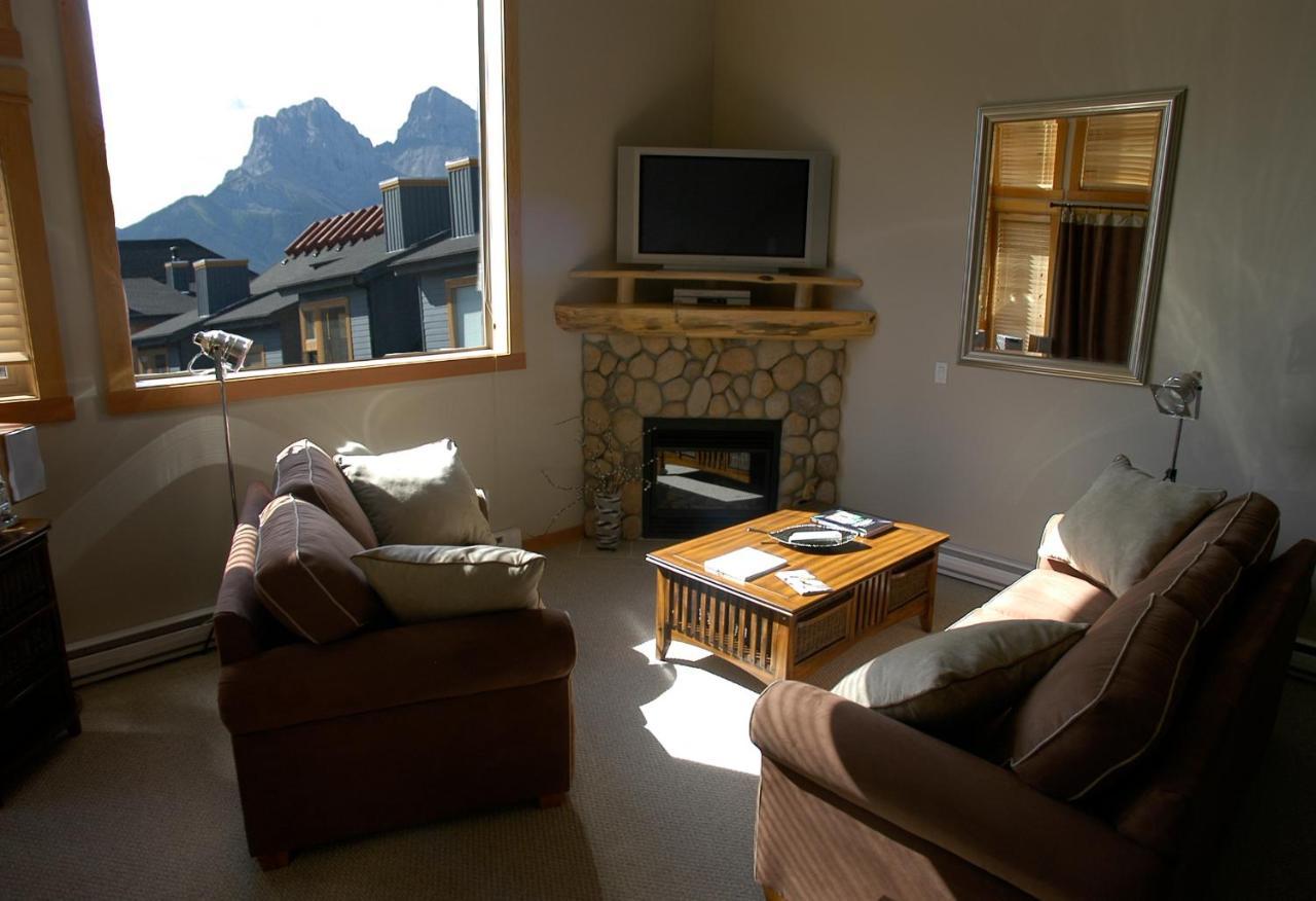 Apartment 407, Contemporary Decor Canmore Esterno foto