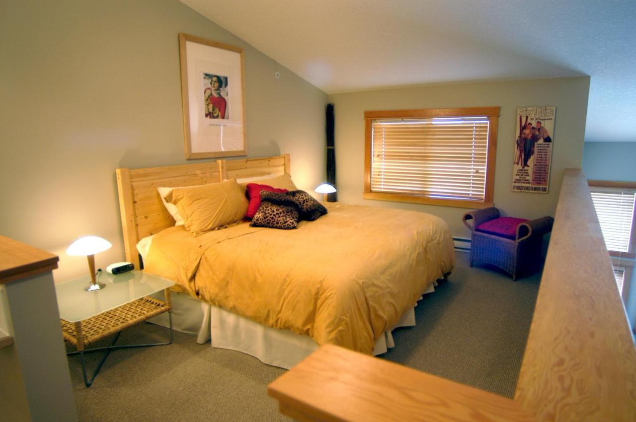 Apartment 407, Contemporary Decor Canmore Esterno foto