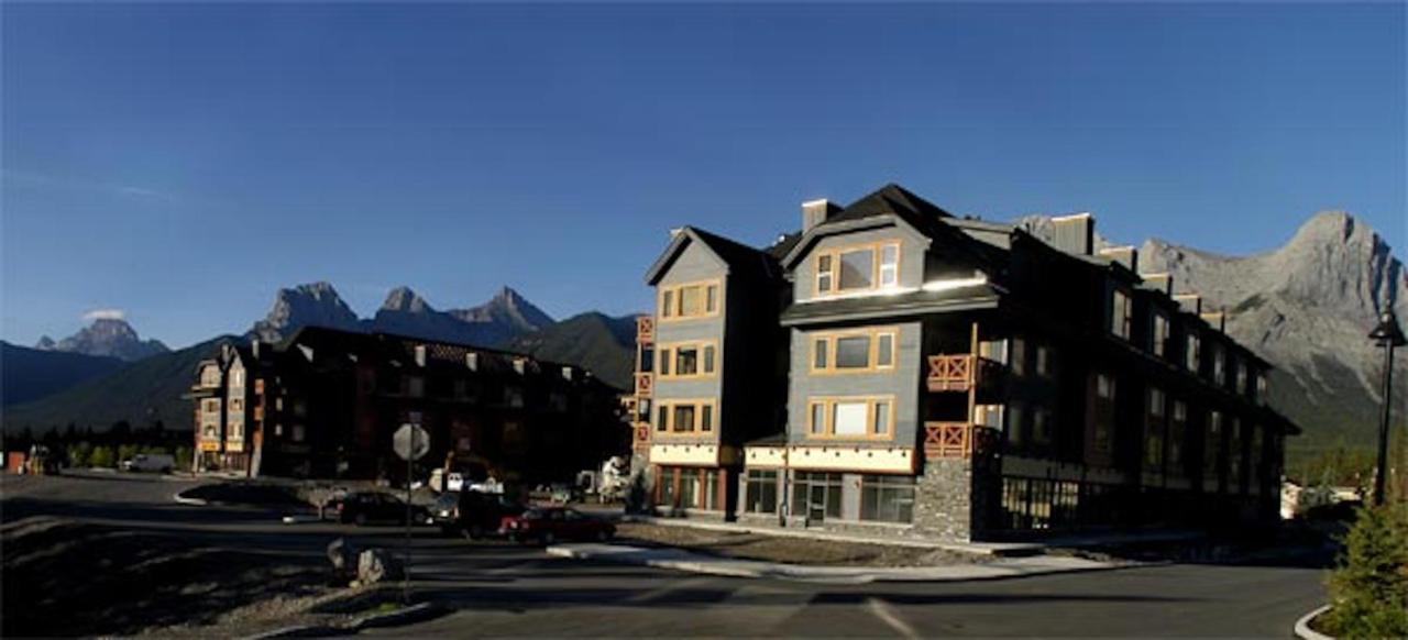 Apartment 407, Contemporary Decor Canmore Esterno foto