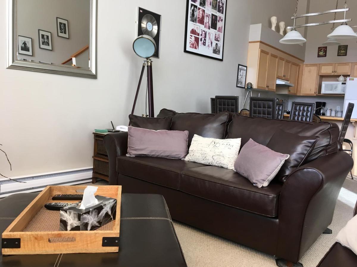 Apartment 407, Contemporary Decor Canmore Esterno foto