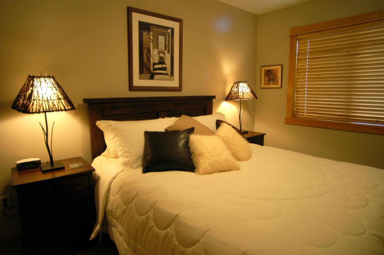 Apartment 407, Contemporary Decor Canmore Esterno foto